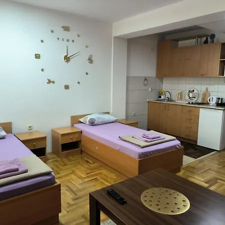 Elena Luka Apartment *