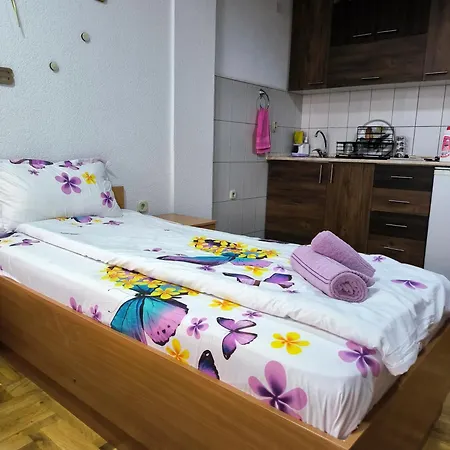 Elena Luka Apartment *